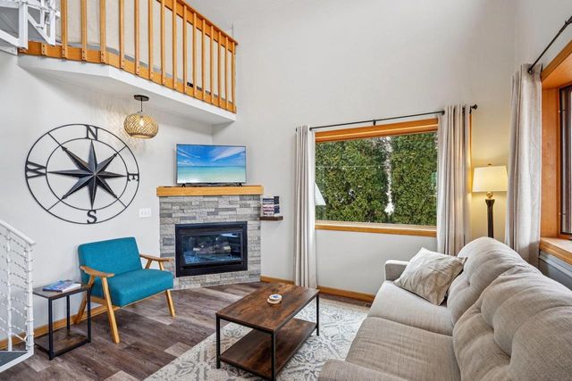 W9350 County Road V, Poynette, WI 53955