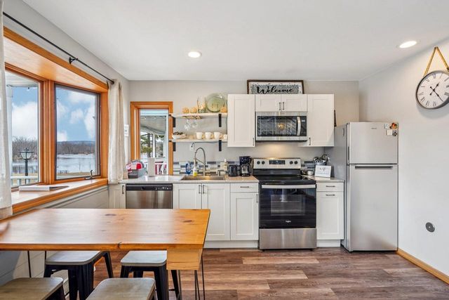 W9350 County Road V, Poynette, WI 53955