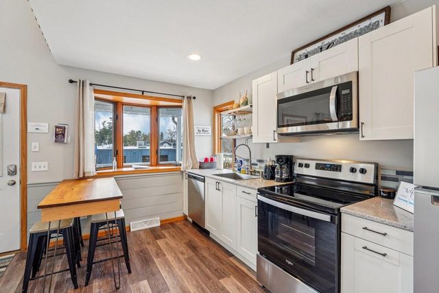 W9350 County Road V, Poynette, WI 53955