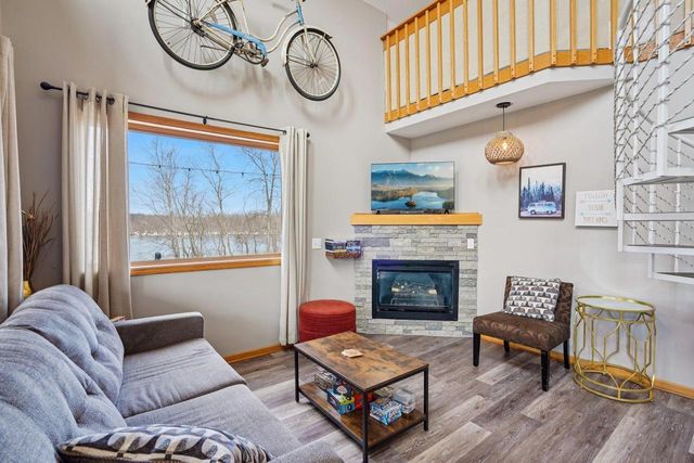 W9350 County Road V, Poynette, WI 53955