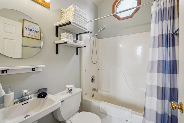 W9350 County Road V, Poynette, WI 53955