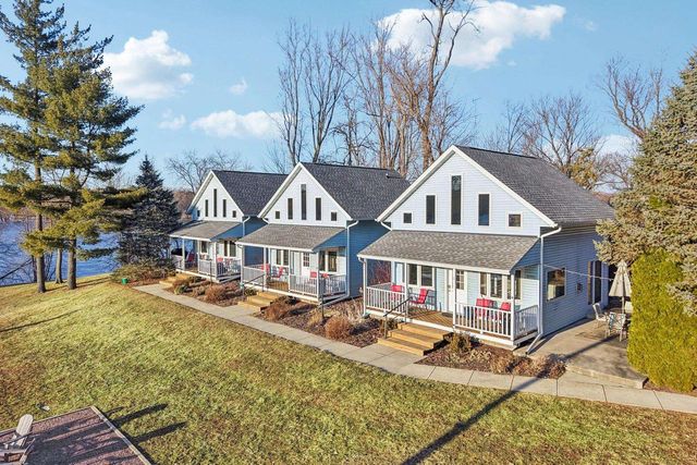 W9350 County Road V, Poynette, WI 53955