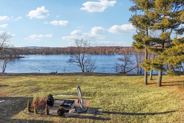 W9350 County Road V, Poynette, WI 53955