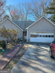 470 YEARLING Drive, Loganville, GA 30052