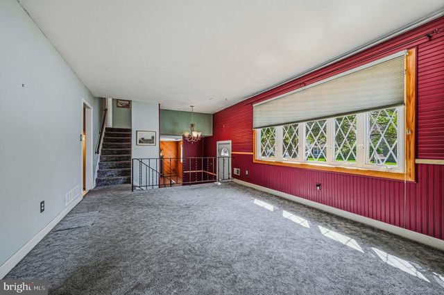 56 UPLAND CT, Newark, DE 19713