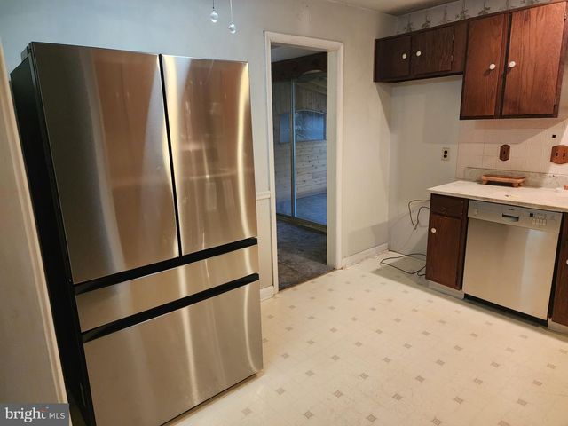 56 UPLAND CT, Newark, DE 19713