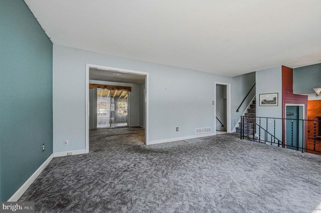 56 UPLAND CT, Newark, DE 19713