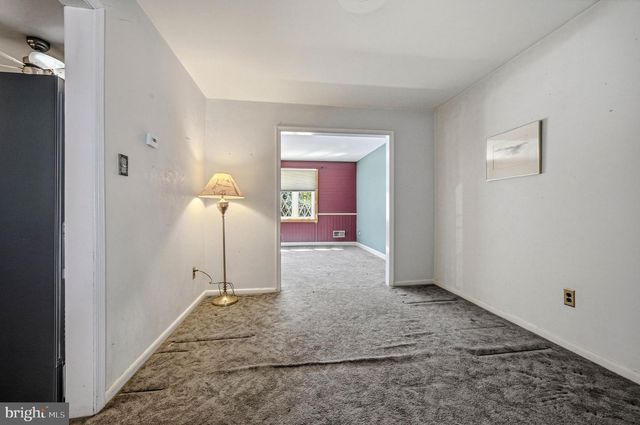 56 UPLAND CT, Newark, DE 19713