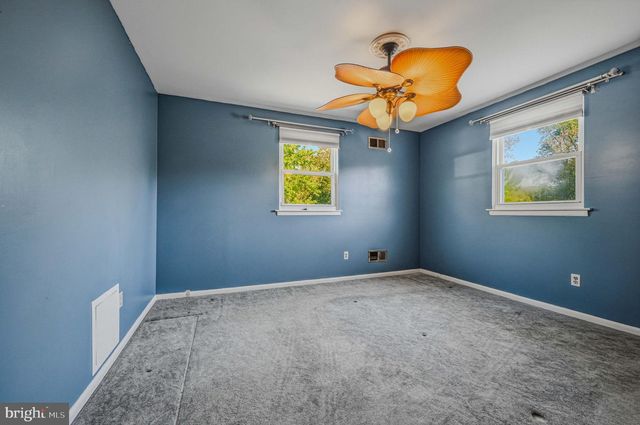 56 UPLAND CT, Newark, DE 19713