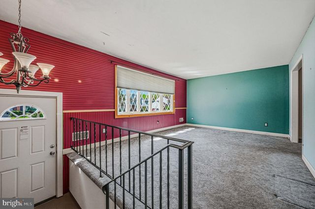 56 UPLAND CT, Newark, DE 19713