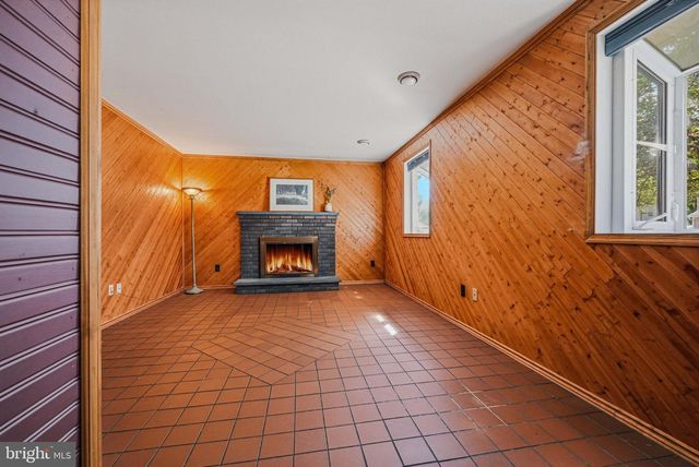 56 UPLAND CT, Newark, DE 19713