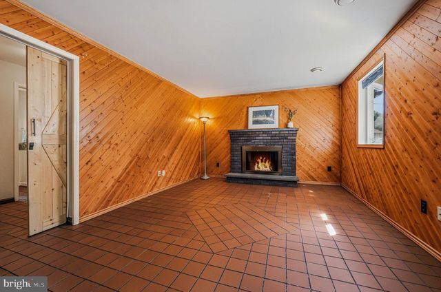 56 UPLAND CT, Newark, DE 19713
