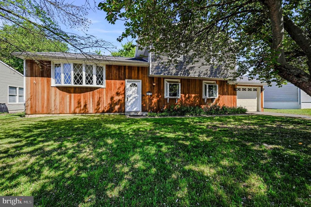 56 UPLAND CT, Newark, DE 19713