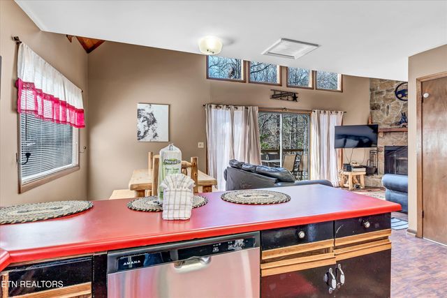 1008 N Ridge Place, Sevierville, TN 37876