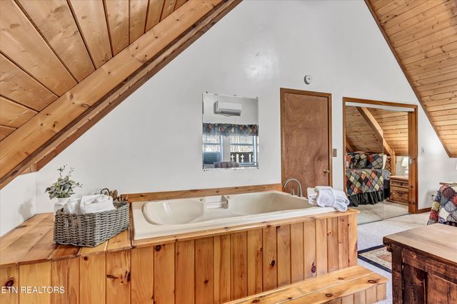 1008 N Ridge Place, Sevierville, TN 37876