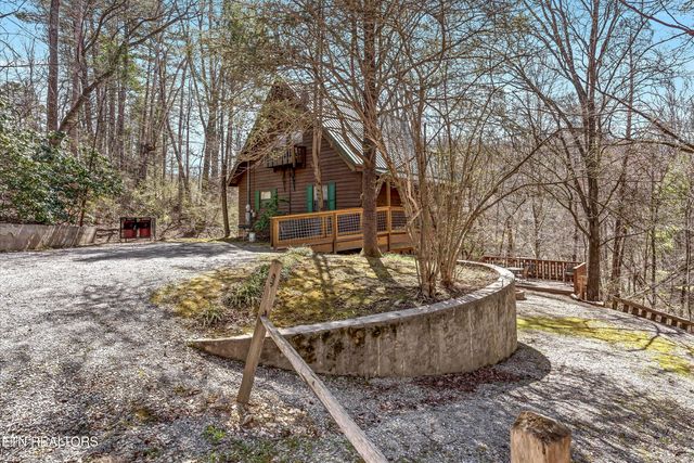 1008 N Ridge Place, Sevierville, TN 37876