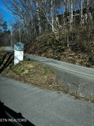 1008 N Ridge Place, Sevierville, TN 37876