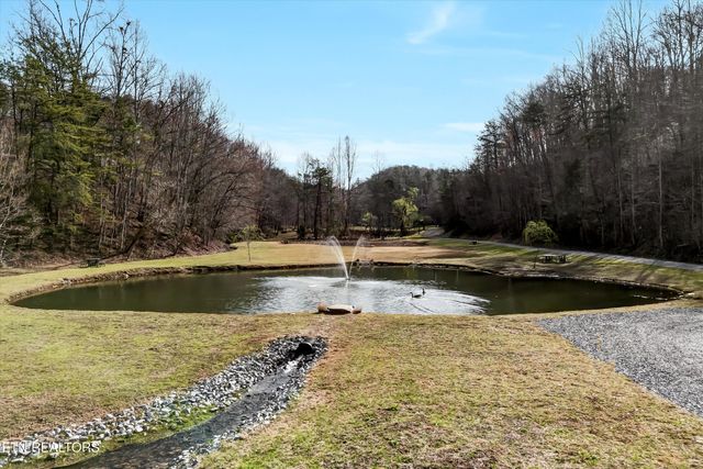 1008 N Ridge Place, Sevierville, TN 37876