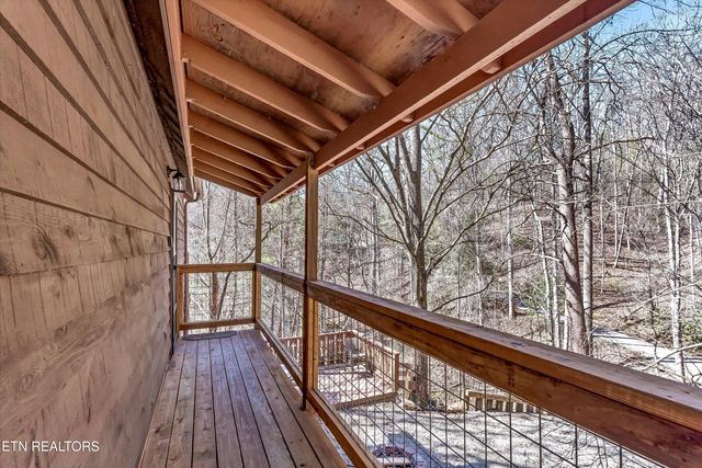 1008 N Ridge Place, Sevierville, TN 37876