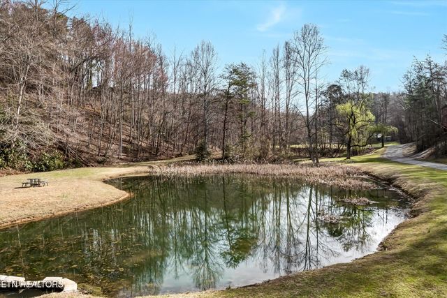 1008 N Ridge Place, Sevierville, TN 37876
