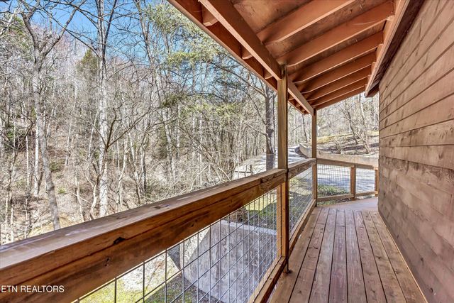 1008 N Ridge Place, Sevierville, TN 37876