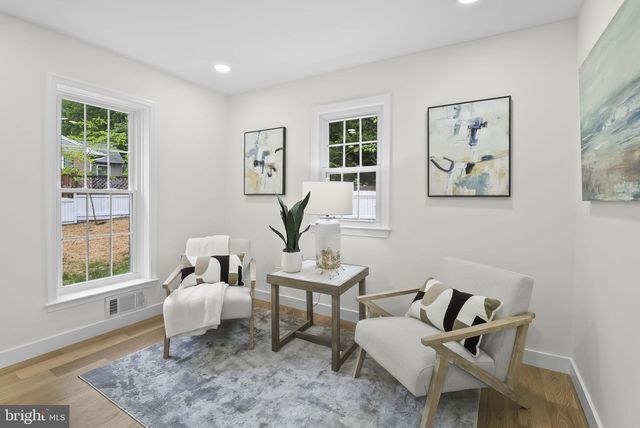 5219 HOLDEN ST, Fairfax, VA 22032