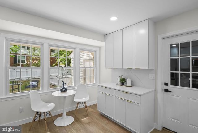 5219 HOLDEN ST, Fairfax, VA 22032