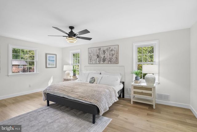5219 HOLDEN ST, Fairfax, VA 22032
