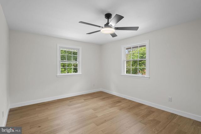 5219 HOLDEN ST, Fairfax, VA 22032
