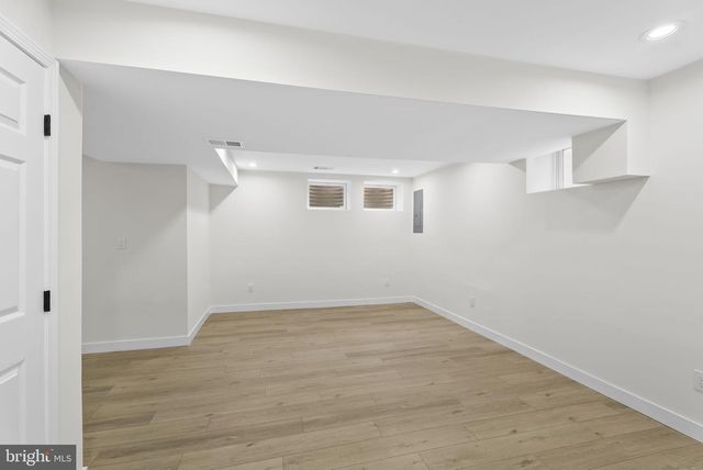 5219 HOLDEN ST, Fairfax, VA 22032