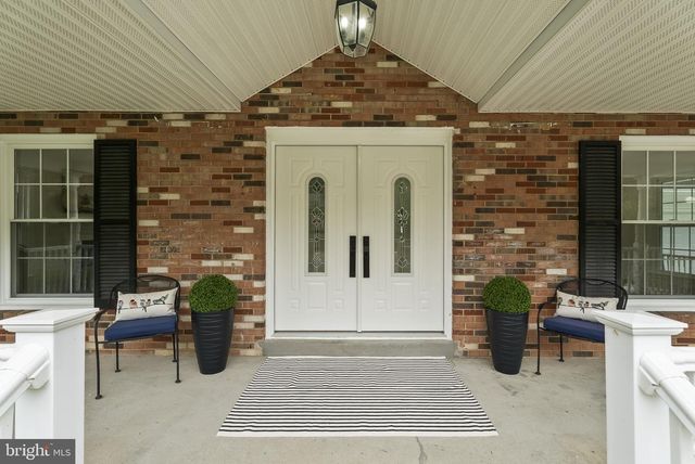 5219 HOLDEN ST, Fairfax, VA 22032
