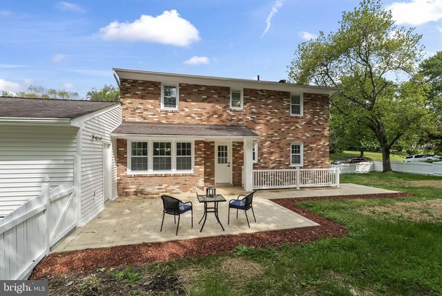 5219 HOLDEN ST, Fairfax, VA 22032