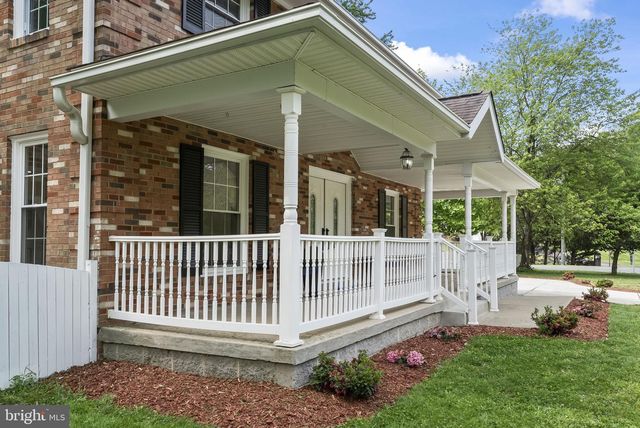 5219 HOLDEN ST, Fairfax, VA 22032
