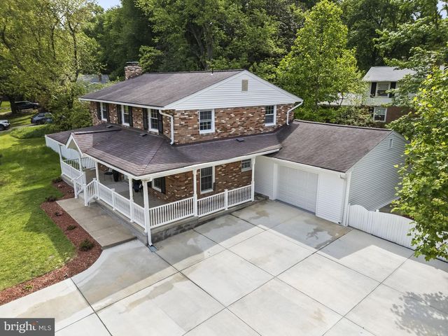 5219 HOLDEN ST, Fairfax, VA 22032