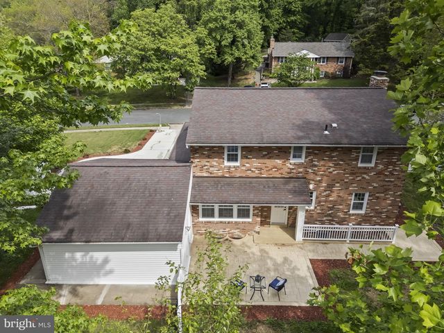 5219 HOLDEN ST, Fairfax, VA 22032