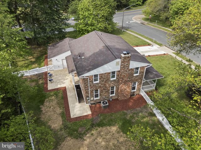 5219 HOLDEN ST, Fairfax, VA 22032