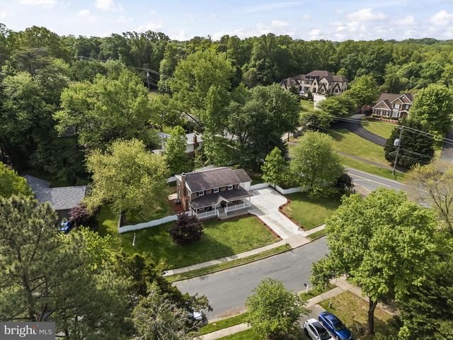 5219 HOLDEN ST, Fairfax, VA 22032