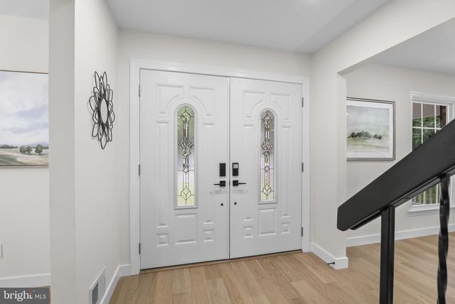 5219 HOLDEN ST, Fairfax, VA 22032