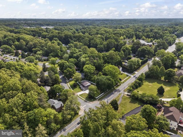 5219 HOLDEN ST, Fairfax, VA 22032