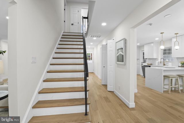 5219 HOLDEN ST, Fairfax, VA 22032
