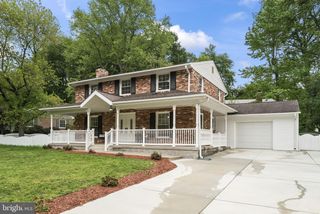 5219 HOLDEN ST, Fairfax, VA 22032