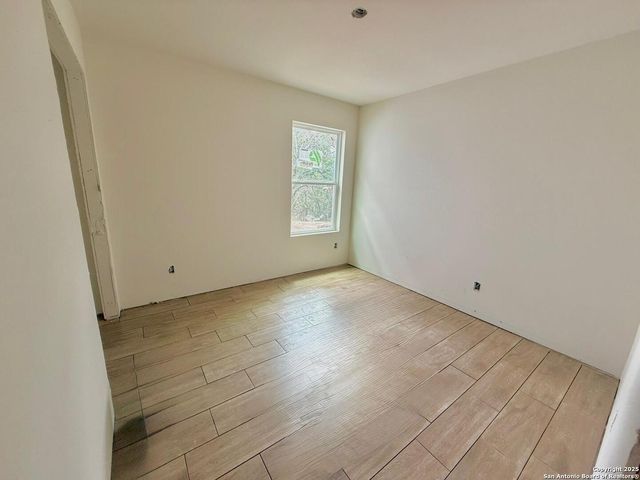 709 Burr Oak, Canyon Lake, TX 78133