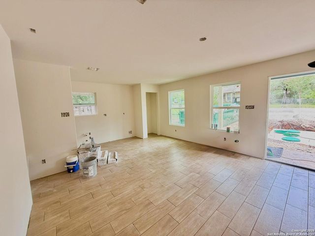 709 Burr Oak, Canyon Lake, TX 78133