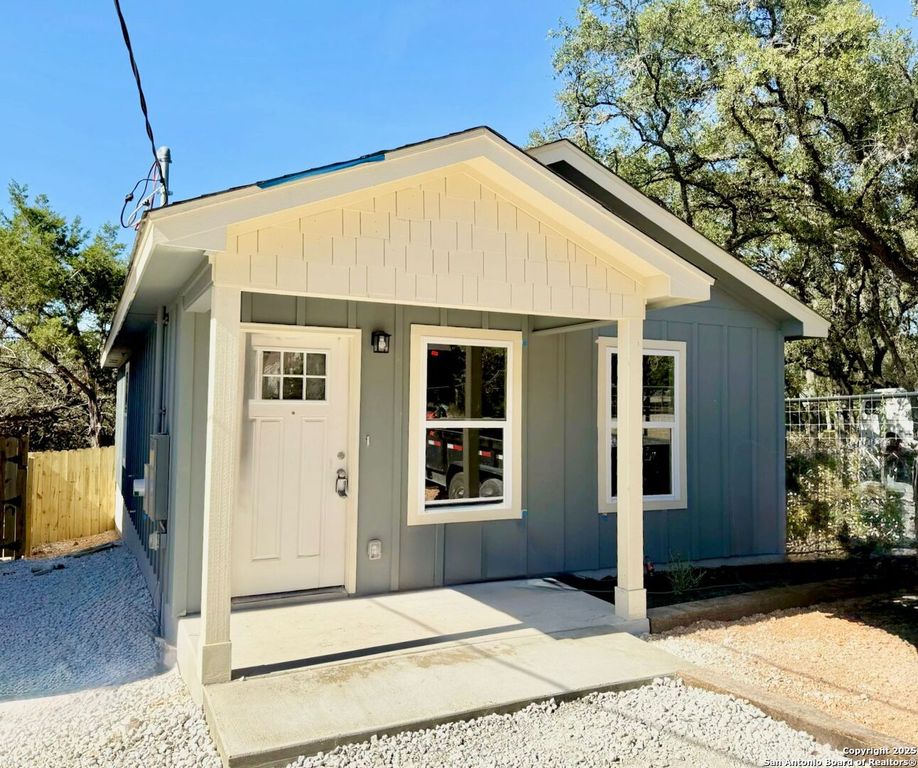 709 Burr Oak, Canyon Lake, TX 78133