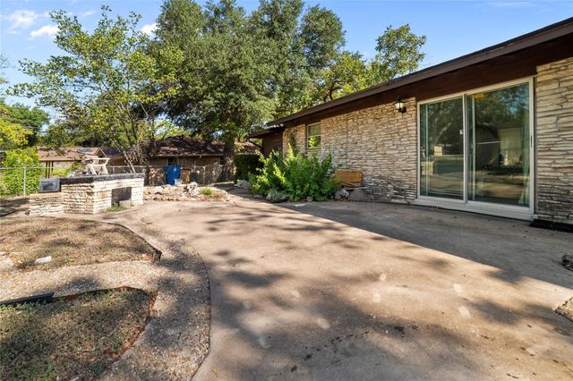 1105 E Applegate DR, Austin, TX 78753