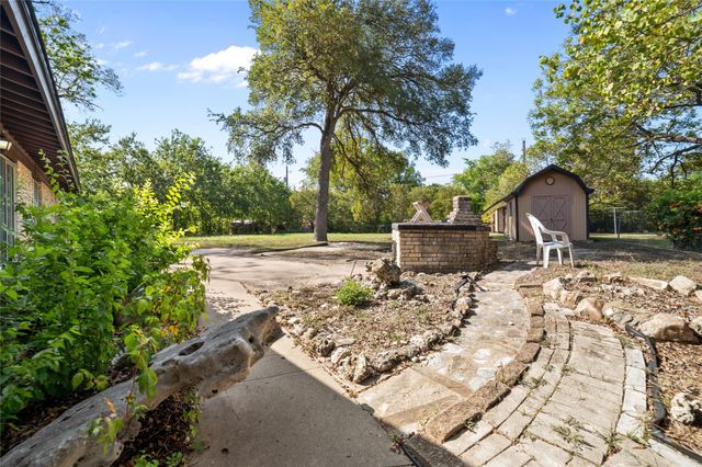 1105 E Applegate DR, Austin, TX 78753