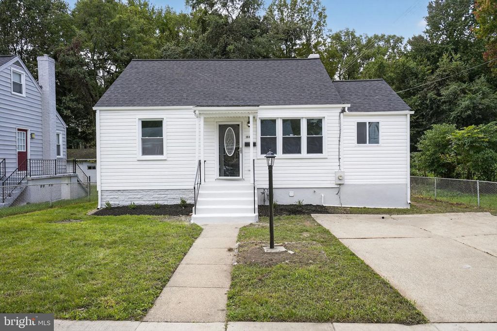 1512 NOVA AVE, Capitol Heights, MD 20743