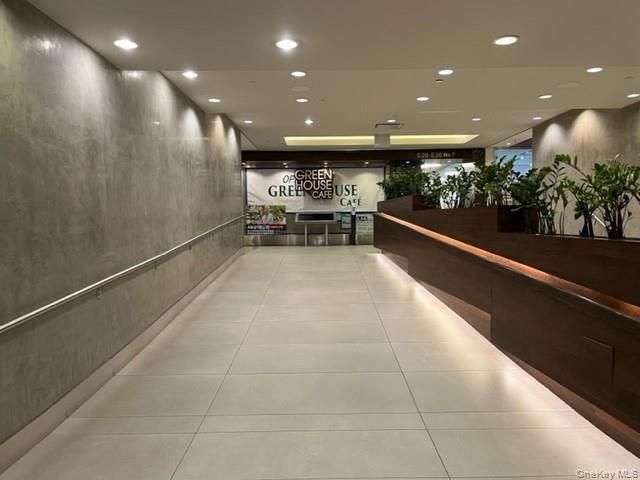 131-07 40th Road E06, Flushing, NY 11354