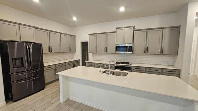 1022 Lakebend Court, Lewisville, TX 75010