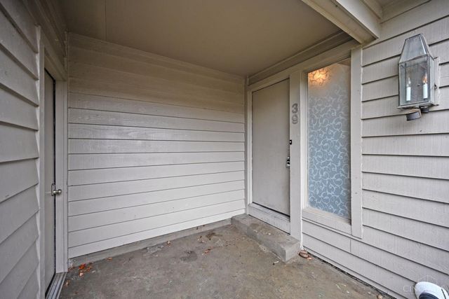 39 Rolling Hills Court, Wyoming, OH 45215